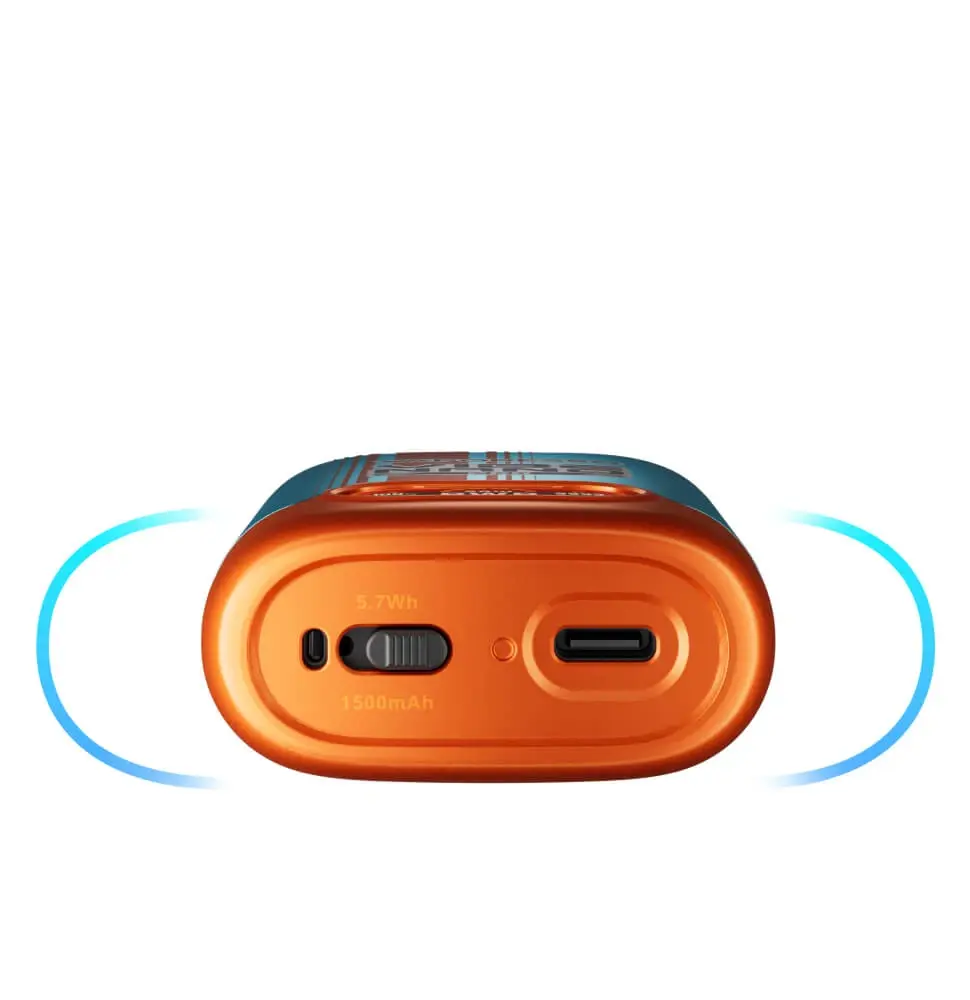 The ergonomic 'Runway Curves' of the VAPORESSO VIBE NANO PRO, designed for perfect comfort in hand. A key detail for a user-friendly vape pod starter kit.